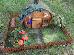 Картинки по запросу картинки сказочного домика с огородом