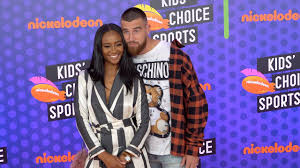 I had never seen him before but you've got me falling in love over here. Travis Kelce And Kayla Nicole 2018 Kids Choice Sports Awards Orange Carpet 4k Youtube