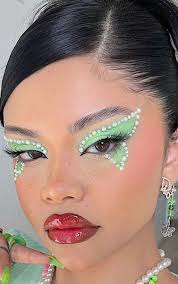 35 gorgeous christmas makeup ideas to