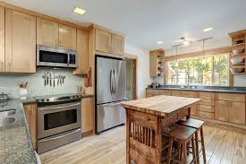 are wood cabinets coming back in style