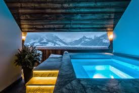 Skiing season: 8 of the most beautiful jacuzzis in the mountains | Vogue  France