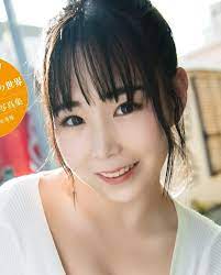 Yuria Yoshine M No Sekai Hardcover Photobook Japan Actress 80 Pages G-Walk  | eBay