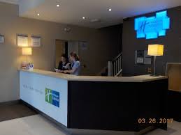 Visit victoria inn london and enjoy your stay in a victorian townhous. Reception Picture Of Holiday Inn Express London Victoria Tripadvisor