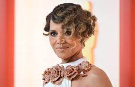 halle berry s oscars makeup is an ode