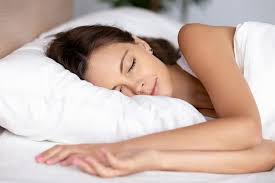 Според групата лекари хормонът на съня предпазва кожата от влиянието на ултравиолетовите лъчи, като упражнява антиоксидантен ефект и подтиска апоптозата. Hrani Koito Dejstvat Kato Hapcheta Za Sn Snimki Lyubopitno Dariknews Bg