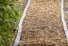 how to make a wood chip path