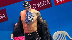 Caeleb remel dressel (born august 16, 1996) is an american freestyle and butterfly swimmer who specializes in the sprint events. Dressel Ein Besonderer Star Die Traurige Geschichte Hinter Dem Halstuch N Tv De