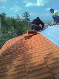 Ние предлагаме планов или експресен ремонт на покрив без компромис в качеството. Remontirane Na Pokriv Remont Na Pokriv Cena S 20 Otstpka Samo Za Tozi Mesec Stroitelni Uslugi Hidroizolaciya Remont Na Pokriv