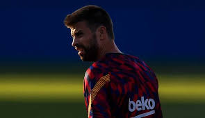 He is currently playing for fc barcelona.he was a part of the spanish team that won the fifa world cup 2010 and euro 2012. Fc Barcelona Gerard Pique Gerat Mit Prasidentschaftskandidat Victor Font Aneinander