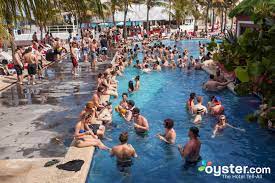 cancun party hotels
