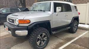 fj cruiser gets a 3 lift and 33 tires