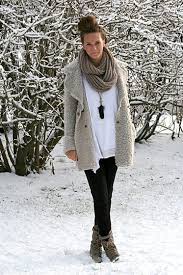 Grey Pea Coat Outfits For Women 10