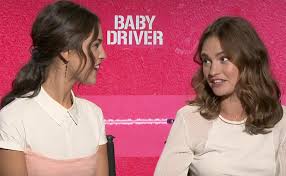 Eiza gonzález en la premier de baby driver | sale el sol. Baby Driver Stars Eiza Gonzalez And Lily James Really Love Their Disney Tunes Made In Hollywood