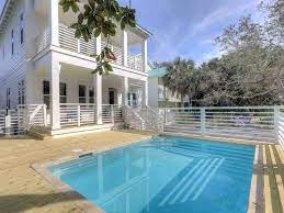 vacation homes with pools in destin