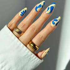 these 13 ocean inspired nail ideas are