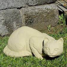 Concrete Vintage Crouching Cat Statue