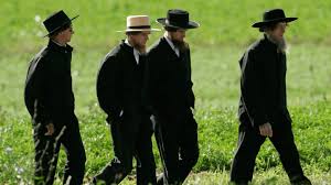 amish and mennonites dress diffely