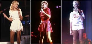 Find the perfect olivia newton john celebrates the sale of her liv kit self breast examintaion stock photos and editorial news pictures from getty images. 20 Amazing Photographs That Capture Great Moments Of Olivia Newton John On Stage In The 1970s And 1980s Vintage News Daily
