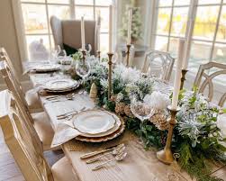 Green and white christmas table settings. Silver And Gold Christmas Tablescape Christmas Table Setting Ideas