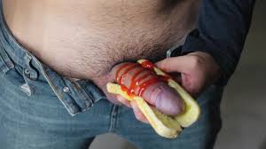 Guy Masturbating and Cums on Hot Dog so Delicious - Pornhub.com