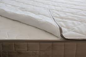 how to clean a mattress protector