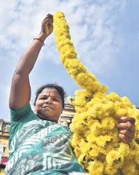 Vinayagar sathurthi special samanthi poo manjal, kungumam maavilai thoranam. Prices Of Flowers Shoot Up Banana Rates Down The New Indian Express