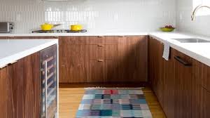 Kabinet dapur kayu menggunakan palet terpakai laman sesawang rujukan www.diymotive.com/ video channnel memasak. 5 Material Terbaik Untuk Kitchen Set Minimalis Beserta Kelebihan Kekurangannya Fabelio
