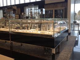 diffe types of display cases in