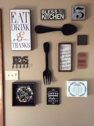 27 Cozy Rustic Kitchen Wall Decor Ideas