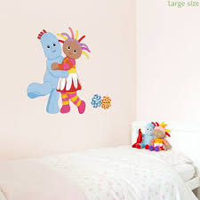 Igglepiggle And Upsy Daisy Hug In The