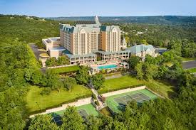 the best romantic hotels in branson mo