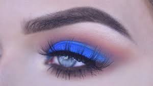 wearable blue smokey eye eye makeup