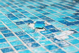 pool tile design and pool decorating ideas