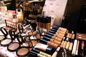 top beauty parlours for makeup in