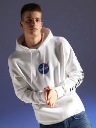 White and black nasa pullover jacket from alpha industries featuring a drawstring hood, a concealed zip fastening, long sleeves, ribbed cuffs, a relaxed fit, front zipped pockets and a straight hem. Nasa Sweatshirt Cropp Vg193 00x