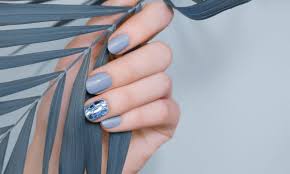 differences between acrylic and gel nails