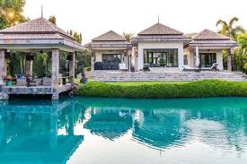 Luxury Balinese Style Villa Close To