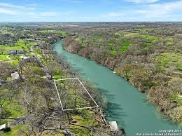 mcqueeney tx waterfront property for