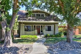 In general, california bungalows tend to be smaller in size, where greene and greene craftsman houses trend towards larger sizes and are sometimes referred to as super bungalows. Spacious Craftsman House In Downtown Davis Houses For Rent In Davis California United States