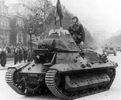 The name is given by the army designation, formed from the name of the builder and the year of acceptance into service. Char Leger D Accompagnement D Infanterie Fcm 36 Na Parade V Parizhe French Tanks Tanks Military Military