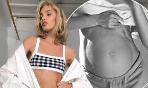 Последние твиты от elsa hosk news (@elsahosknews). Elsa Hosk Shows Off Her Pre Pregnancy Figure In A Checkered Bikini Daily Mail Online