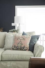 how to choose and style sofa pillows