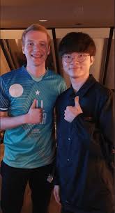 Once upon a time, there was a little support that made his jankos: League Of Legends Jankos Is Happy To Have His Picture Taken With Faker Not A Gamer