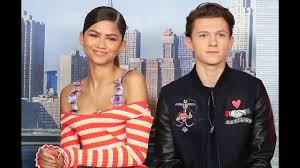 Their chemistry on and off set is amazing and i'm already. Zendaya And Tom Holland Talk Spiderman Homecoming Youtube
