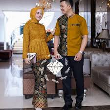 Bahkan dalam pesta pernikahan, bisa jadi kamu dan pasangan lebih menarik perhatian tamu yang datang. Baju Couple Kondangan Kekinian Modern Kapel Pesta Elegan Mewah Pasangan Muslim Sherlina Cople Tile Shopee Indonesia