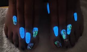 los angeles nail salons deals in and