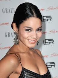 The high school musical star, 32, showcased her ample cleavage and taut. Vanessa Hudgens Filmstarts De