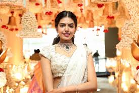 Beauty Galore HD : Shivani Rajshekhar Poses In White Lehenga Choli at  Wedding Reception