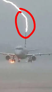 lightning strikes penger plane at