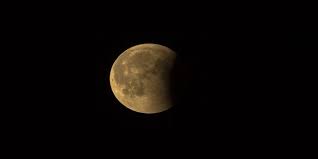 En este momento el la iluminación es del 100% y el ángulo de elongación o de fase de nuestro satélite es de 0º. Calendario Lunar 2021 Consulta Todas Las Fases De La Luna Del Ano
